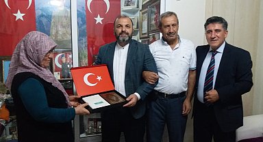 Kütahya İl Müftüsü Dr. İrfan Açık Gediz'de şehit ailesini ziyaret etti