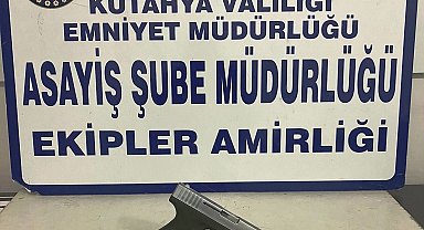 Kütahya'da bir kişinin üzerinde ruhsatsız tabanca ele geçirildi