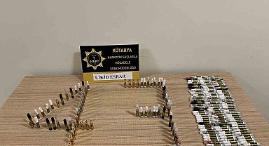 Kütahya'da otobüs yolcusunun üzerinde uyuşturucu ele geçirildi