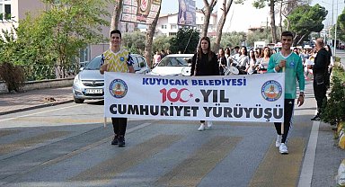 Kuyucak'ta Cumhuriyet Yürüyüşü gerçekleşti