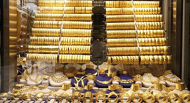 Kuyumculardan vatandaşlara altın tavsiyesi, "Yıl sonuna kadar altında çok büyük bir yükseliş beklemiyoruz"
