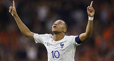 Kylian Mbappe, Michel Platini'yi geçti