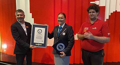 LEGO parçalarından yapılmış dünyanın en büyük bayrağı Türk bayrağı oldu