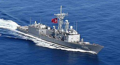 Libya açıklarında helikopter ile iniş kalkış eğitimi