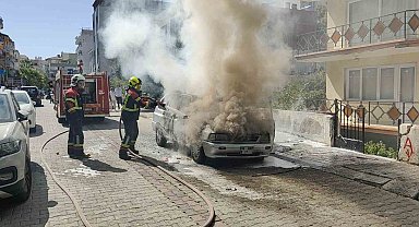LPG'li otomobil yangında küle döndü