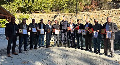Malatya'da emekliye ayrılan köy korucularına plaket