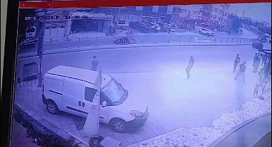 Maltepe'de kontrolden çıkarak takla atan araç kamerada