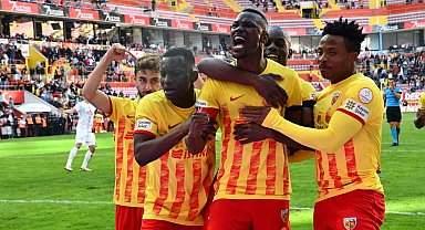 Mame Baba Thiam hat-trick yaptı