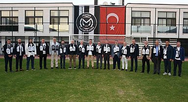 Manisa FK yeni yönetimini tanıttı