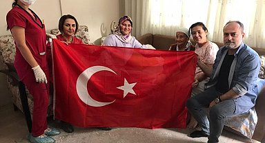 Manisa'da asırlık çınarlar evlerinde ziyaret edildi