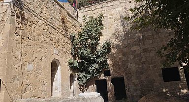 Mardin'de 700 yıldır ayakta olan medrese varlığını sürdürüyor