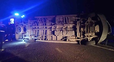 Mardin'de minibüs ile hafif ticari araç çarpıştı: 6 yaralı