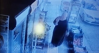 Marketten hırsızlık kamerada