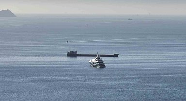 Mega lüks yat İstanbul'a demirledi