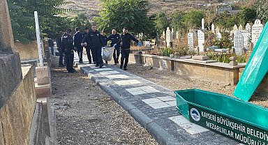 Mezarlıkta kalbinden bıçaklanmış erkek cesedi bulundu