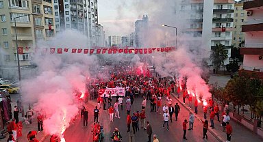 Mezitli'de 100. yıl coşkusu cadde ve sokaklara sığmadı