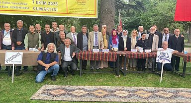 Mezunlar yarım asır sonra bir araya gelmenin mutluluğunu yaşadı