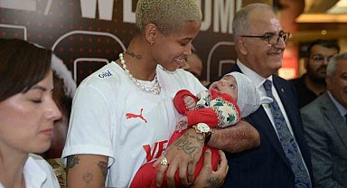 Milli oyuncuya Malatya'da sevgi seli