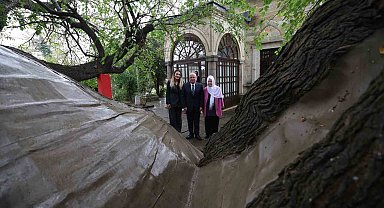 Milli Savunma Bakanı Güler, Sultan 1. Murad Hüdavendigar'ın türbesini ziyaret etti