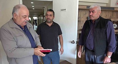 Minibüsünde bulduğu 100 bin TL değerindeki altın dolu çantayı sahibine ulaştırdı