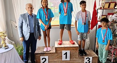 Minik yelkenciler zafer için yarıştı