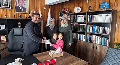 Minik yüreklerden Filistin'e 'büyük' bağış