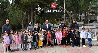 Miniklerden şehitlik ziyareti