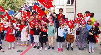 Miniklerin 100. yıl coşkusu