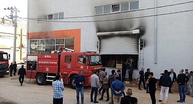 Mobilya fabrikasında korkutan yangın