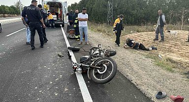 Motosiklet ile hafif ticari araç çarpıştı: 1 yaralı