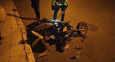 Motosiklet ile otomobil çarpıştı: 2 yaralı