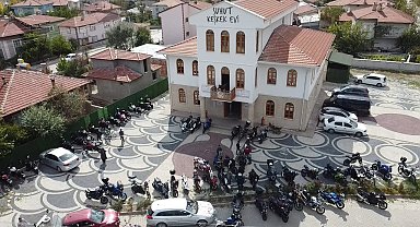 Motosiklet sevdalıları Şuhut'un tarih kokan mekanlarına hayran kaldı