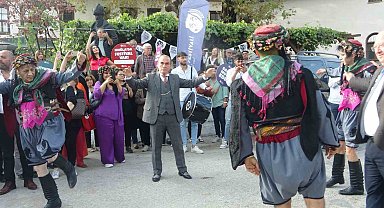 Muğla Tiyatro Festivali kortej yürüyüşü ile başladı