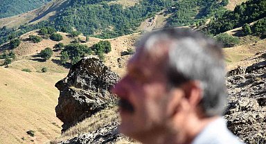 Muş'ta 'Ovaya Bakan Adam' kaya taşı görenleri hayran bırakıyor