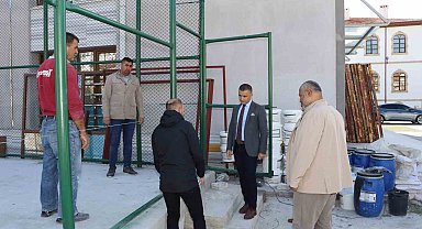 Mustafa Çekiç Ortaokulu'nda tadilat çalışmaları devam ediyor