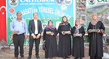 Mustafakemalpaşa'da Renkli Ceviz Hasadı Festivali düzenlendi