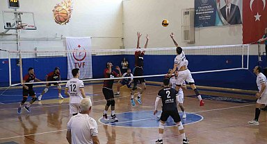 Nazilli Belediyespor, voleybolda Göcek'i mağlup etti