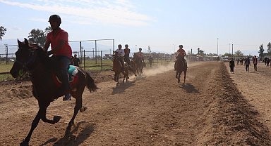 Nazilli'de rahvan atlar birincilik için yarıştı