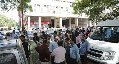 Nepal'de 5.3 ve 6.3 büyüklüğünde deprem: 11 yaralı