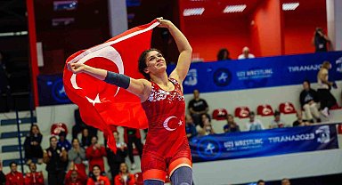 Nesrin Baş: "Türk kadınının gücünü gösterdiğim için mutluyum"