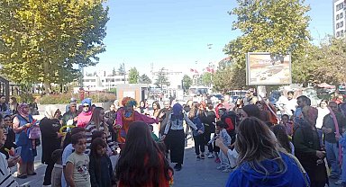 Niğde'de çocuk şenliği düzenledi