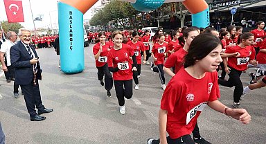 Nilüfer'de Cumhuriyet'in 100. yılı için koştular
