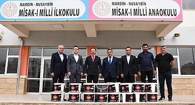 Nusaybin'de okullara boya desteği