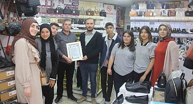 Öğrenciler Ahiliğin kurallarını çerçeveletip esnaflara verdi