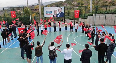 Öğrenciler Cumhuriyet'in 100. yılını kutladı