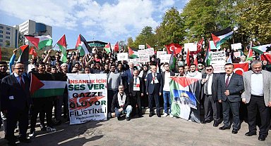 Öğrenciler İsrail saldırılarını protesto etti