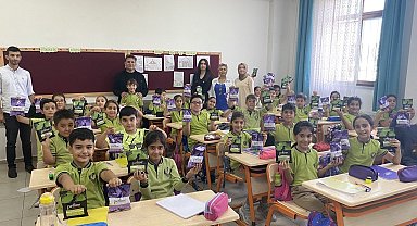 Öğrenciler, sokak hayvanlarını mamayla besleyecek