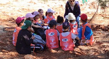 Öğrenciler tohumdan fidana uzanan süreci uygulamalı öğreniyor