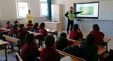 Öğrencilere trafik eğitimi