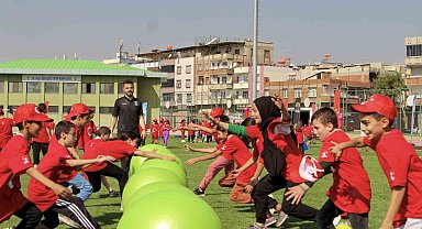 Öğretmenler hem öğretti hem eşlik etti